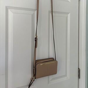 Steve Madden camel crossbody purse